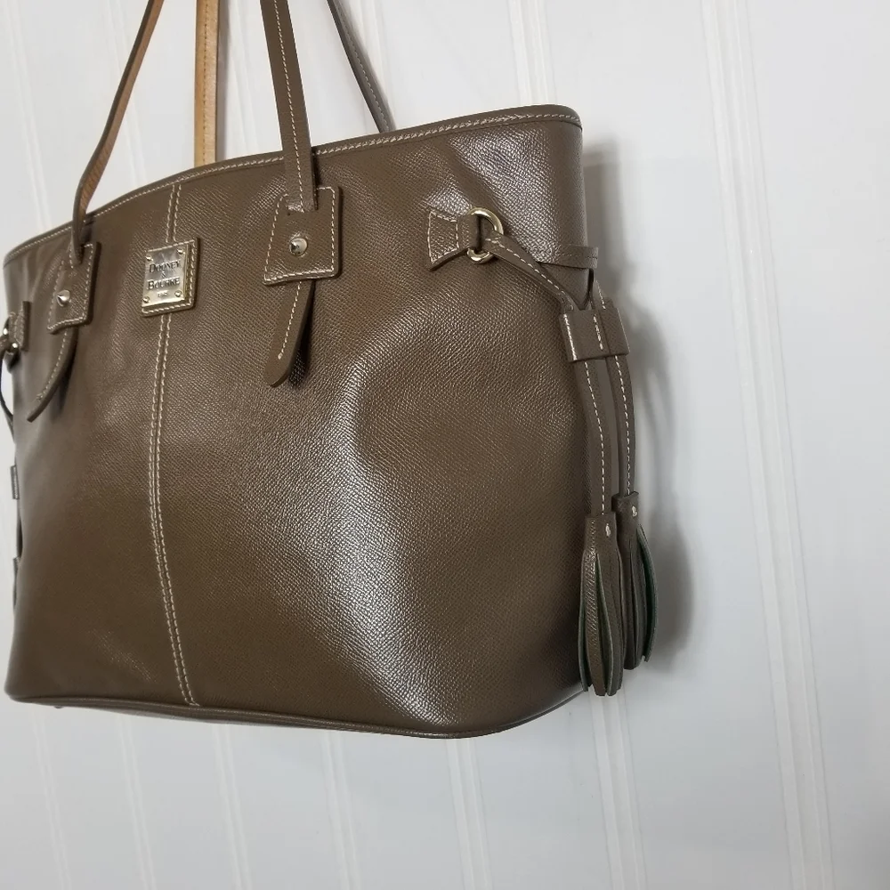 Dooney & Bourke Tote OS Davis Pebble Grain Leather Tassel Shopper Purse Brown Lg